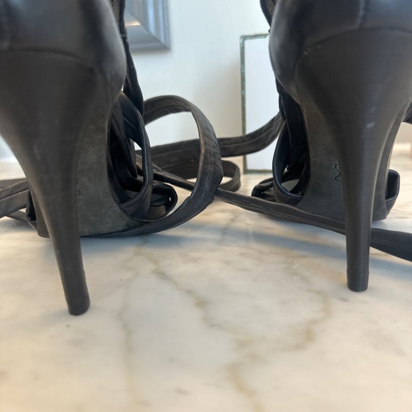 Tory Burch leather lace up sandals - black - size 8 - Picture 5 of 5